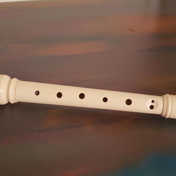 Yamaha YRS-24B Plastic Recorder Instrument - Baroque Style - Picture 4 of 11